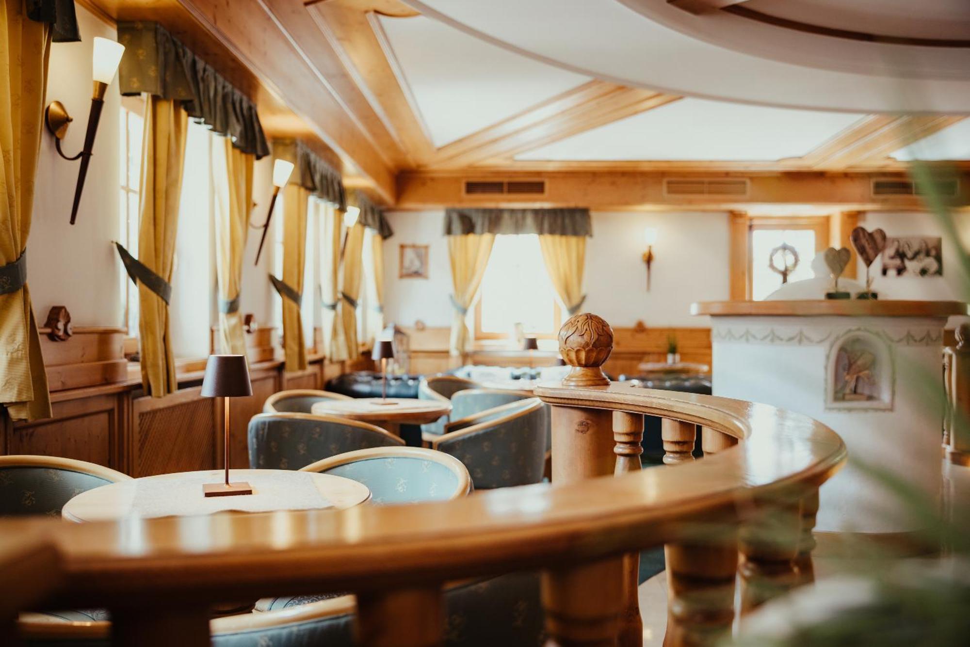Hotel Alpenrose Arabba Bagian luar foto